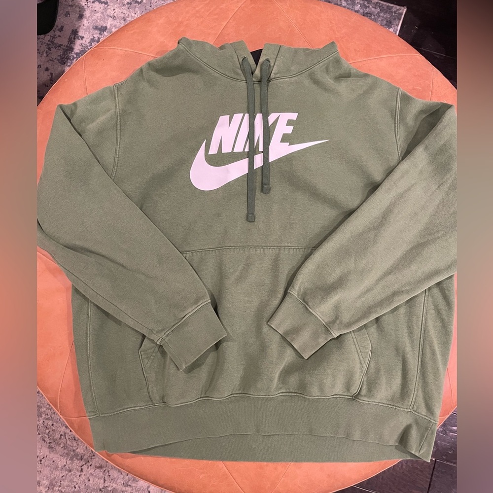 green size 2x nike hoodie